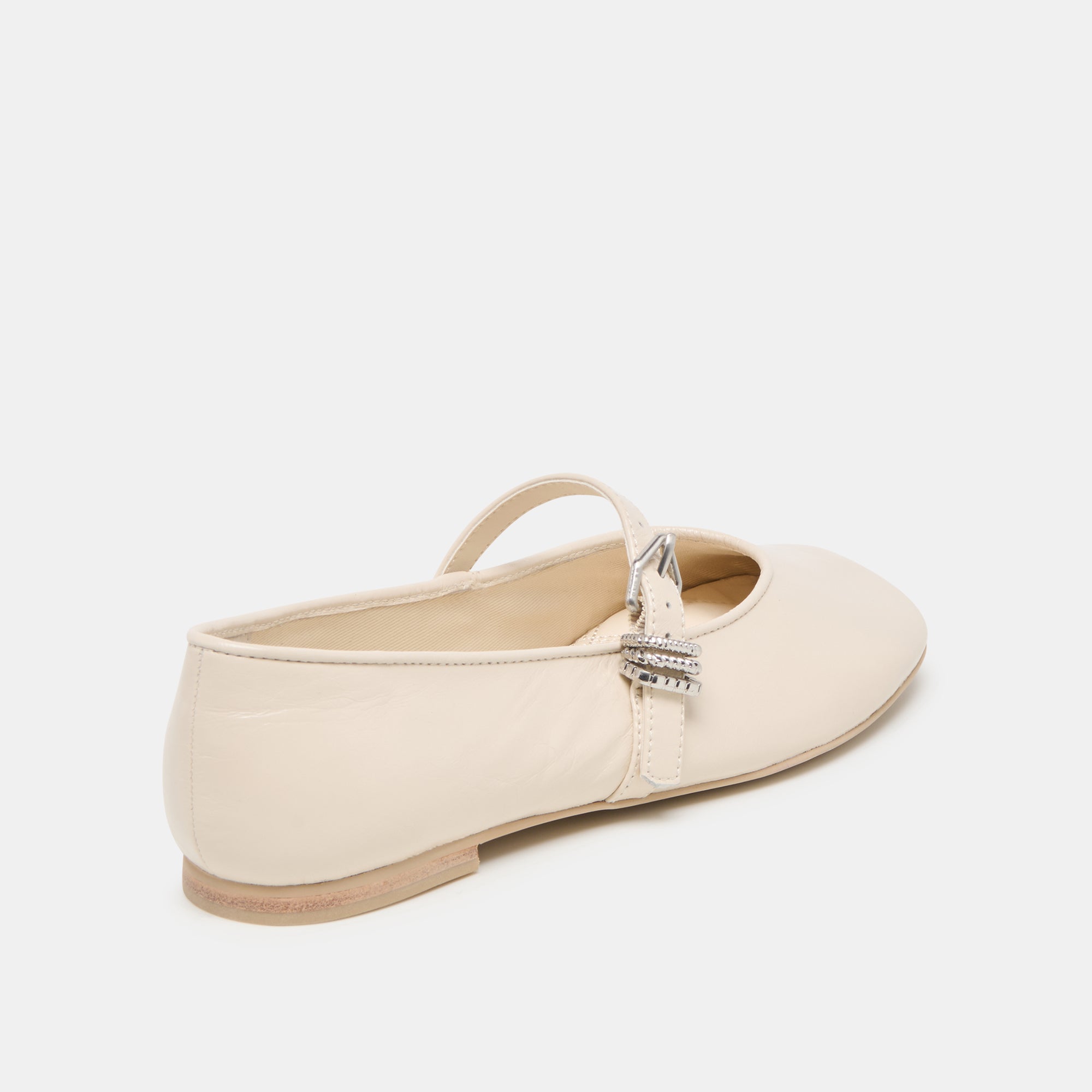 DOLCEVITA-FLATS_ALIZZA_CREMECRINKLEPATENT-03.jpg