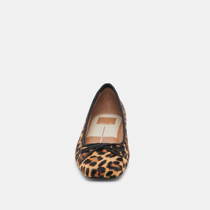 DOLCEVITA-FLATS_ANISA_DKLEOPARDCALFHAIR-04.jpg