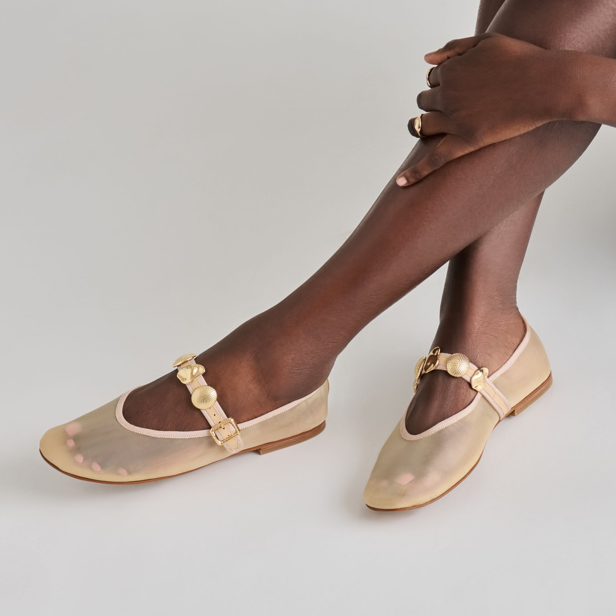 DOLCEVITA-FLATS_RELANMESH_FRENCHVANILLAMESH_03.jpg