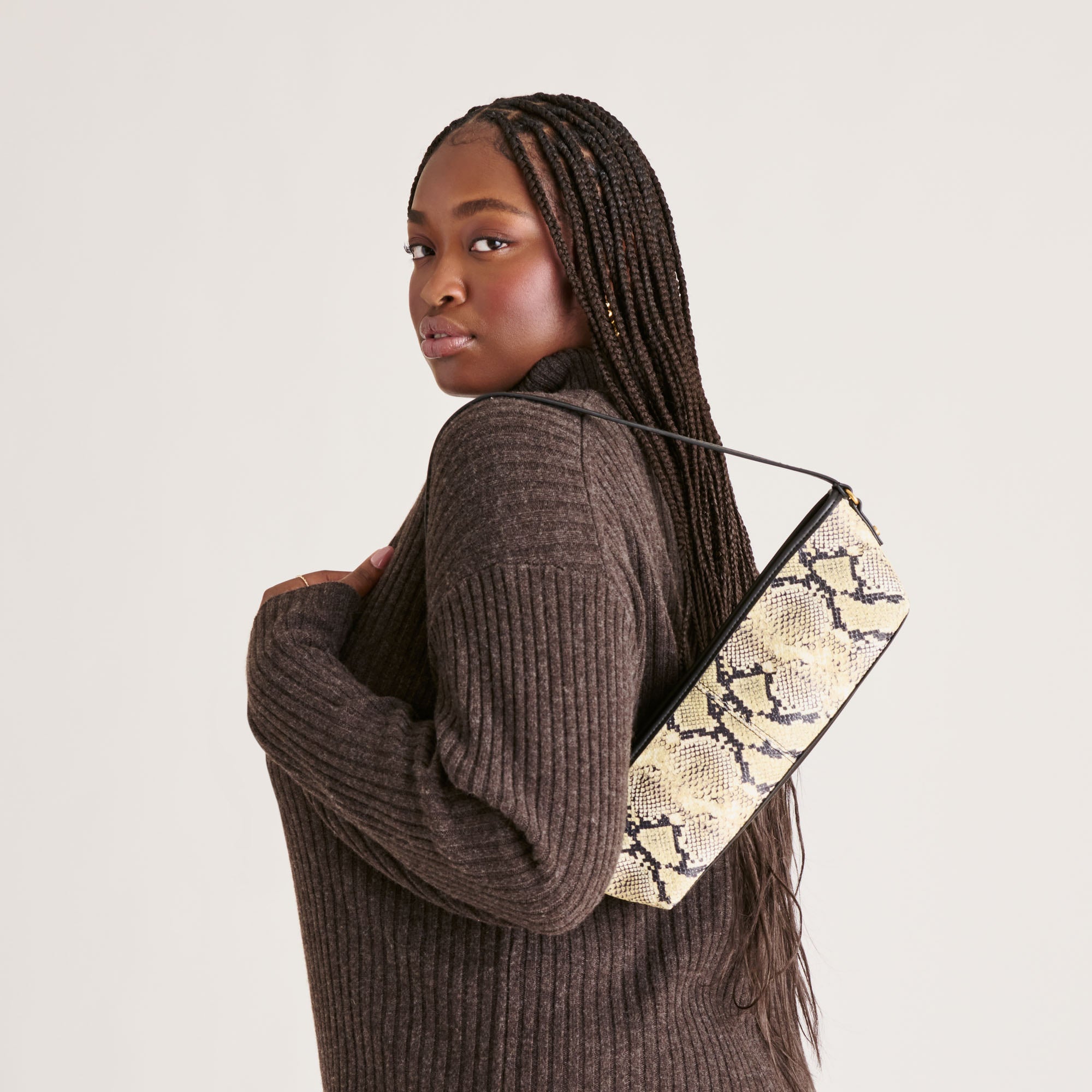 DOLCEVITA-SHOULDERBAG_SAVAII-S_SNAKEPU_1_ffe9f38d-dbce-4f74-9a9f-0ba6c2713a76-1.jpg